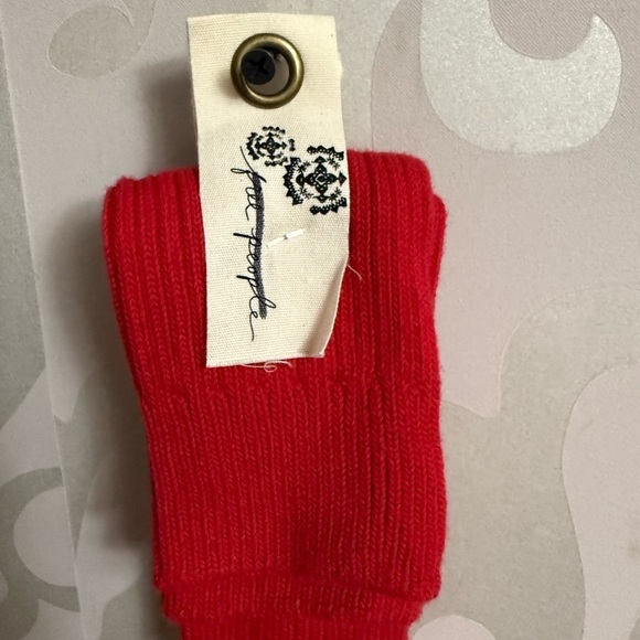 Free People Super Scrunch Socks Red NWT - Picture 3 of 5